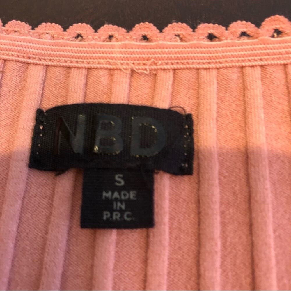 NBD pink ribbed knit v neck dress size Small - Picture 11 of 13